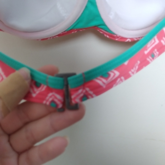 Hollister Coral Studded Geometric Print Halter Push Up Bikini Top Size Medium - Picture 4 of 8